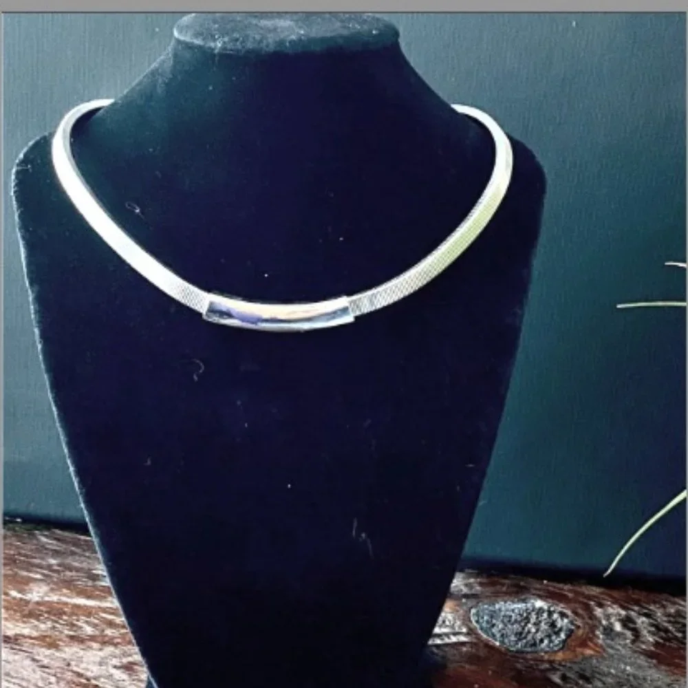 VTG- Trifari- Adjustable Omega Choker w Adjustable Sister Hinge Clip Clasps - Picture 2 of 9